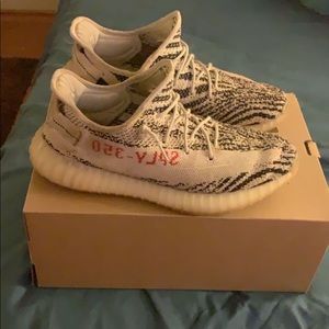 Men’s size 9 yeezy